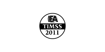 Rundes Symbol mit schwarz-weißen Schriftzug des Projektnamens IEA TIMSS 2011