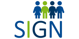 Vier blau-grüne Figuren mit darunterliegenden blau-grünen Schriftzug des Projektnamens SIGN