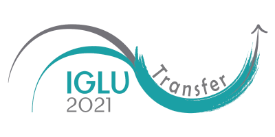 Grauer und türkiser Bogen mit darunterliegenden türkis-grauen Schriftzug des Projektnamens IGLU-Transfer 2021 mit geschwungenen Linien