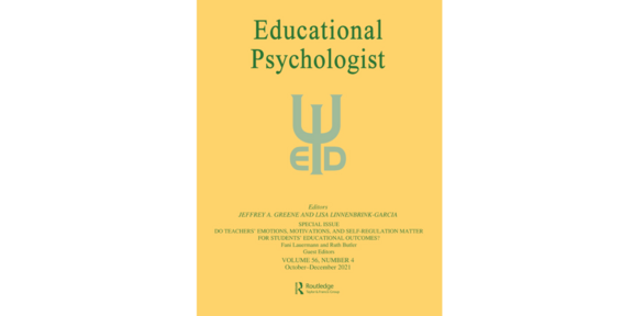 Gelbes Zeitschriftencover mit dunkelgrünem Schriftzug Educational Psychologist und hellgrünem Symbol