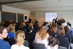 2. Symposium Veranstaltung Foto von dem Veranstaltungsraum mit gefüllten Sitzreihen zur Eröffnung des 2. Dortmunder Symposiums