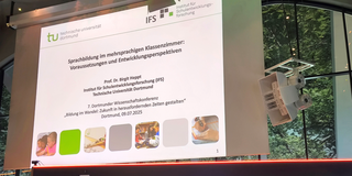 Foto der Präsentationsfolie von Professorin Heppt bei der Konferenz