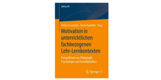 Dunkelblau-orangenes Publikationcover mit dunkelblauem Schriftzug "Motivation in unterrichtlichen fachbezogenen Lehr-Lernkontexten" und weißen Schriftzug "Perspektiven aus Pädagogik, Psychologie und Fachdidaktiken"