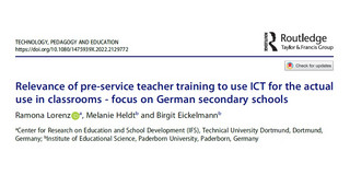 Dunkelblauer Schriftzug des Publikationtitels "Relevance of pre-service teacher training to use ICT for the actual use in classrooms - focus on German secondary schools"
