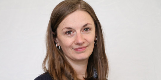 Porträtfoto von PD Dr. Ramona Lorenz