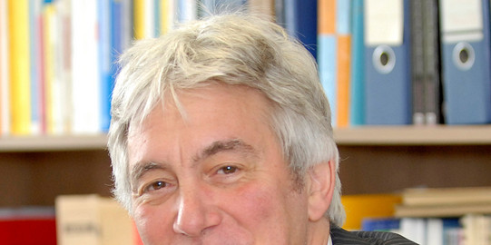 Porträt von Heinz Günter Holtappels