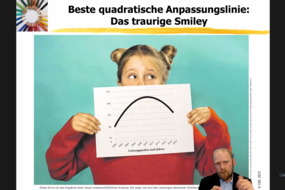 Screenshot von Prof. Dr. Ludger Wößmann vor einer Präsentationsfolie mit einem Schulkind, das eine Statistik hochhält