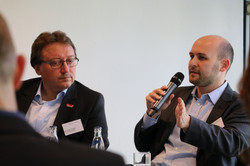 Foto von Oberstudiendirektor Dr. Andreas Pallack und Ralph Müller-Eiselt der Bertelsmannstiftung