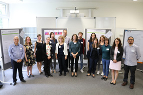 Gruppenfoto von Wissenschaftler*innen und Nachwuchswissenschaftler*innen bei der Nachwuchstagung des 5. Dortmunder Symposiums