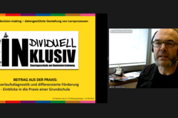 Screenshot des Vortrags von Moritz Uibel mit seiner Kachelansicht rechts und links der Startfolie