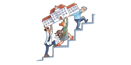 Schule Drei cartoonisierte Personen tragen gemeinsam ein Schulgebäude auf einer stilisierten Treppe