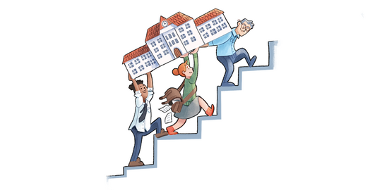 Drei cartoonisierte Personen tragen gemeinsam ein Schulgebäude auf einer stilisierten Treppe