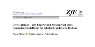 Schwarzer Schriftzug des Publikationstitels "Civic Literacy – zur Theorie und Messbarkeit eines Kompetenzmodells für die schulische politische Bildung"
