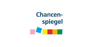 Dunkelblauer Schriftzug und darunterliegende, bunte Quadrate, des Projektnamens Chancenspiegel