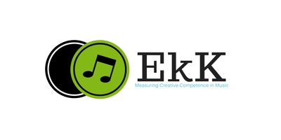 Schwarz-grüne Kreise mit einer Musiknote und schwarzen Schriftzug EkK, sowie hellblauen Schriftzug darunter des Projektnamens Measuring Creative Competence in Music